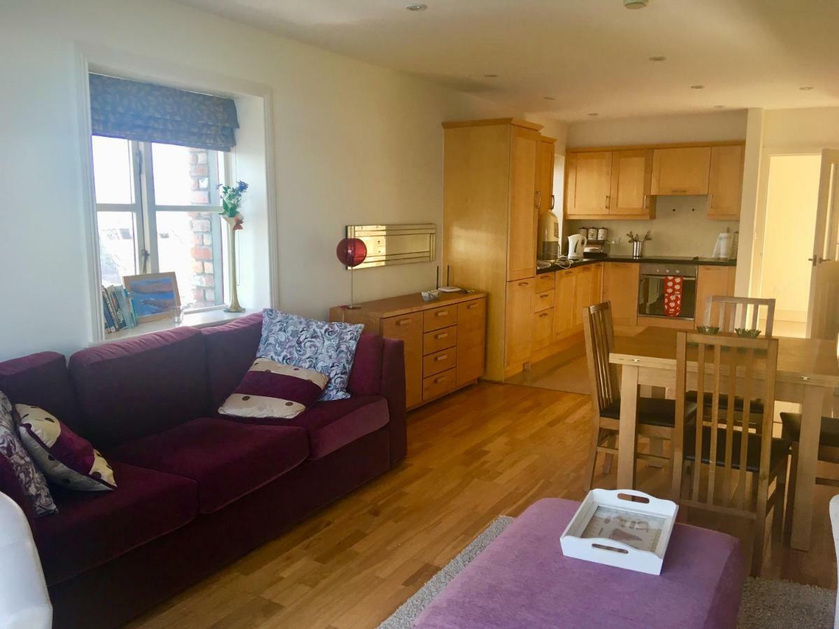 Curlew Apartment Knights Town Екстер'єр фото